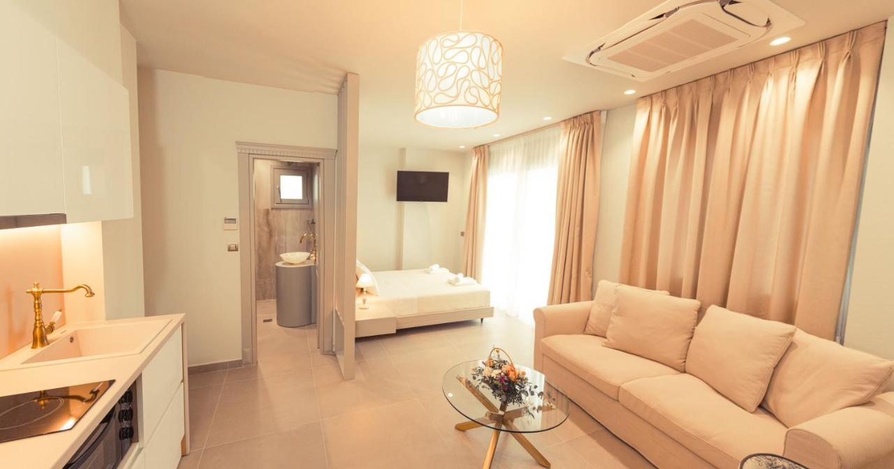 Io Luxury Pool & Hot Tub Suites Preveza Exteriér fotografie