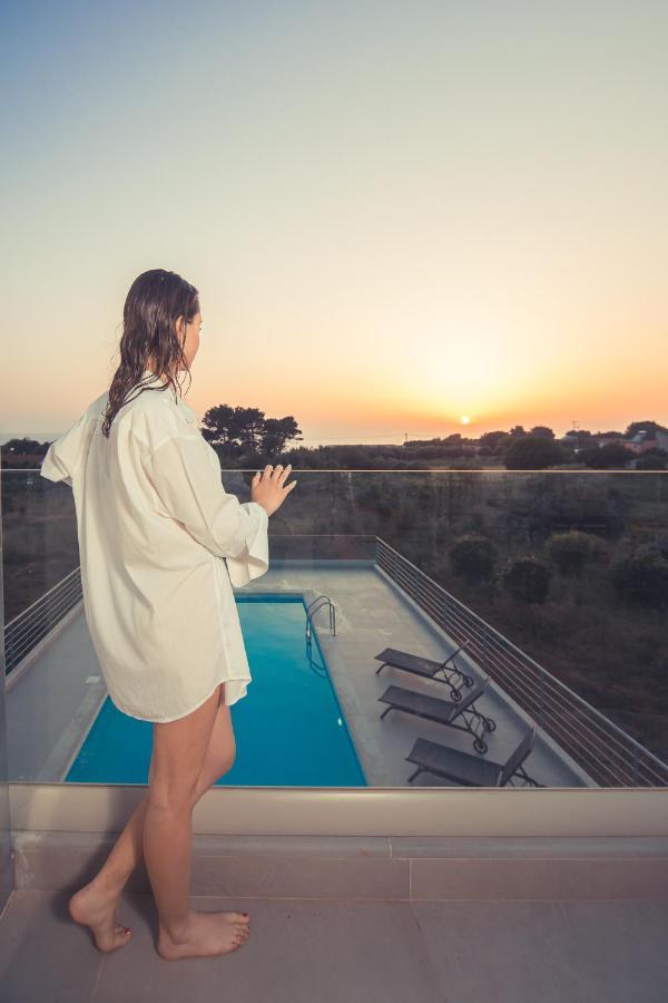 Io Luxury Pool & Hot Tub Suites Preveza Exteriér fotografie