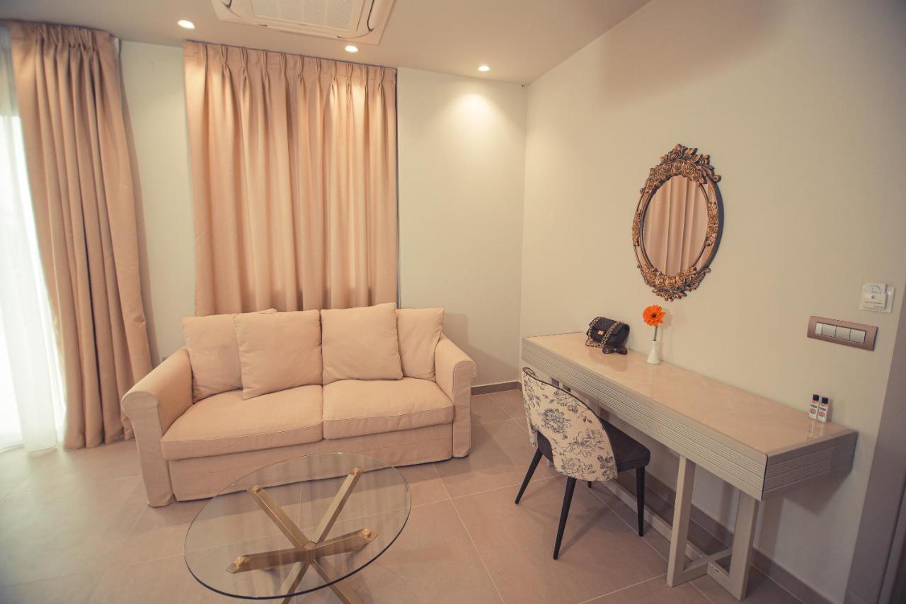 Io Luxury Pool & Hot Tub Suites Preveza Exteriér fotografie