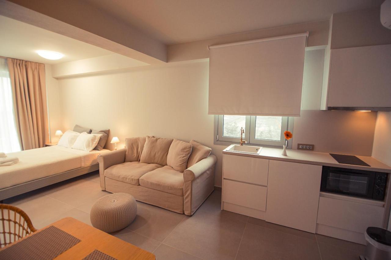 Io Luxury Pool & Hot Tub Suites Preveza Exteriér fotografie