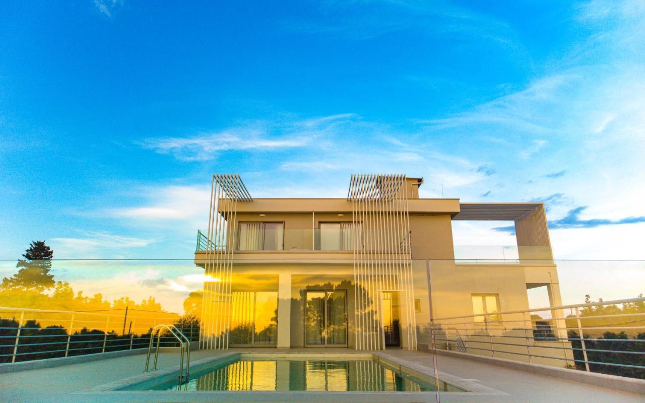 Io Luxury Pool & Hot Tub Suites Preveza Exteriér fotografie