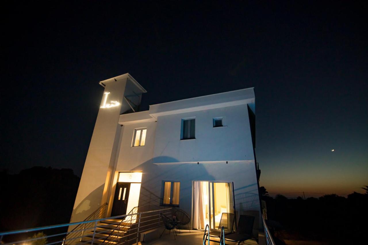 Io Luxury Pool & Hot Tub Suites Preveza Exteriér fotografie