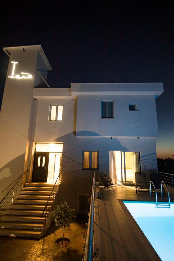 Io Luxury Pool & Hot Tub Suites Preveza Exteriér fotografie
